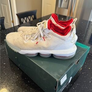 Men’s Nike Air LeBron XVI Low Athletic Shoes - White/Metallic Gold size 14